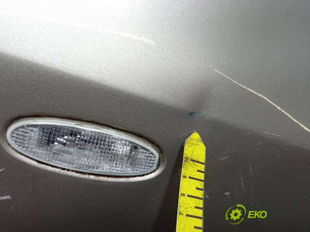 Suzuki Liana 2001 blatnik před v pravo: 01