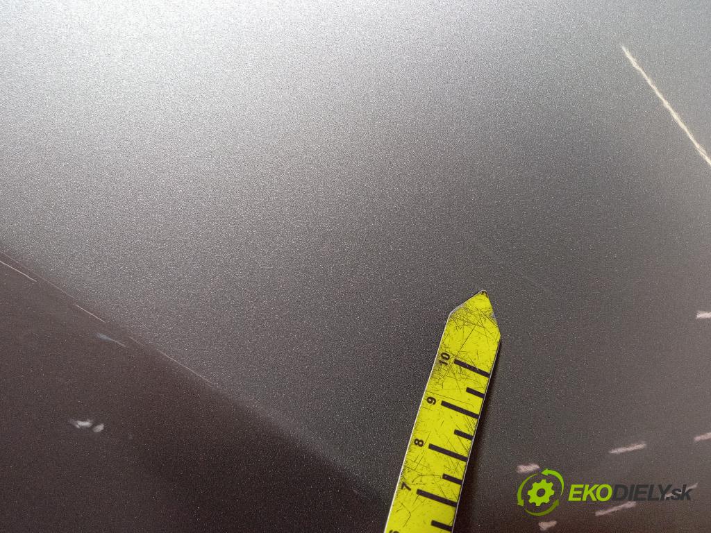 Suzuki Liana 2001 blatnik před v pravo: 01