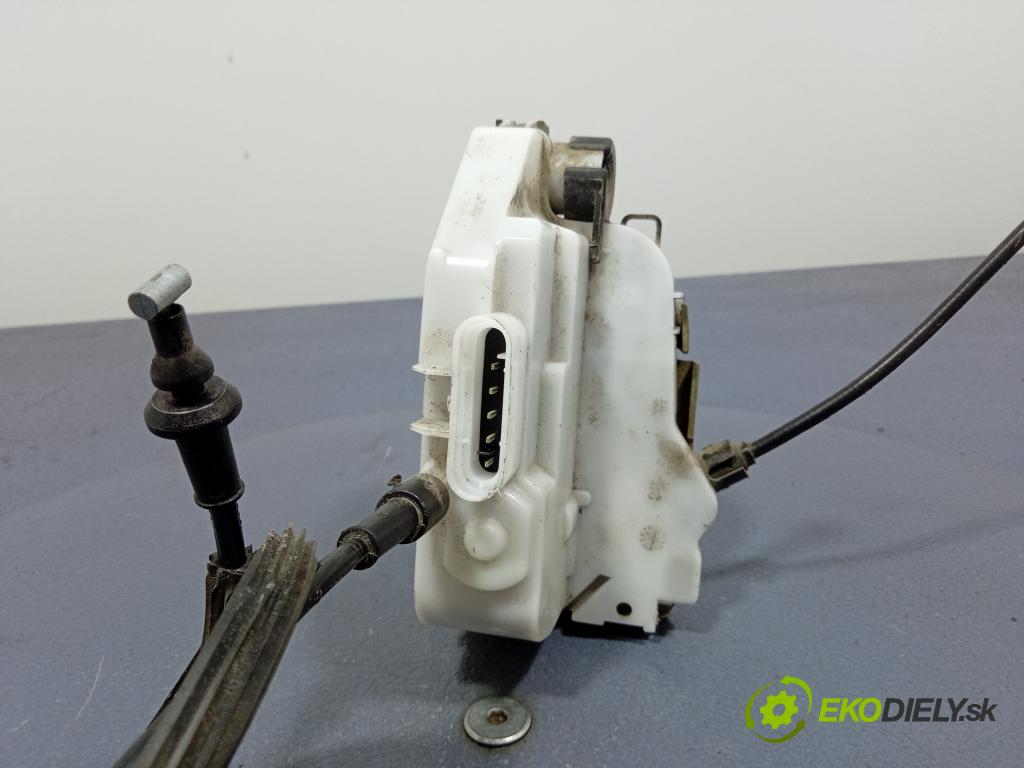 Citroen C2 2006 zámek dveře před Levý: 52187680