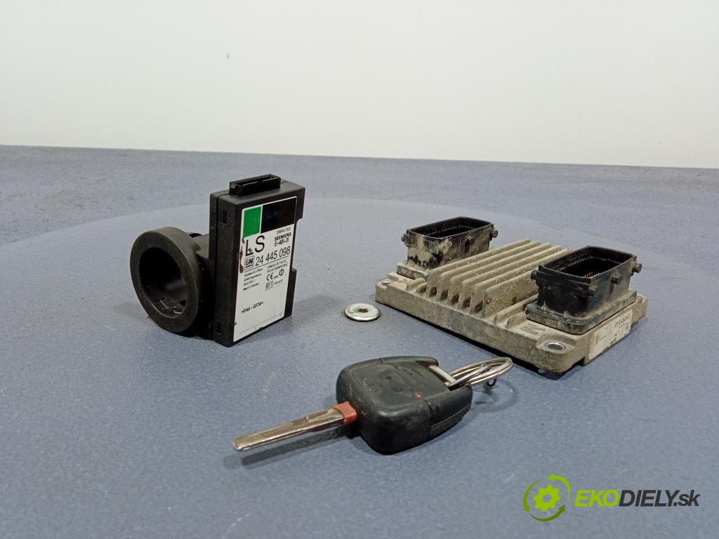 Opel Vectra 2000 řídící jednotka Motor: 09391340