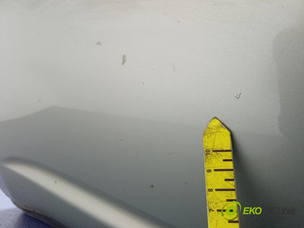 Toyota Avensis 2006 nárazník Zad: 01
