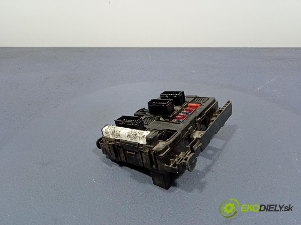 Peugeot Partner 2003 skříňka Pojistky 9643498880