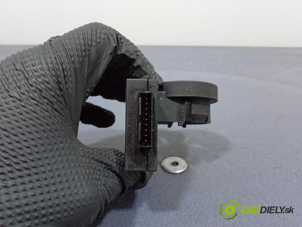Opel Meriva 2005 řídící jednotka Motor: 12230554