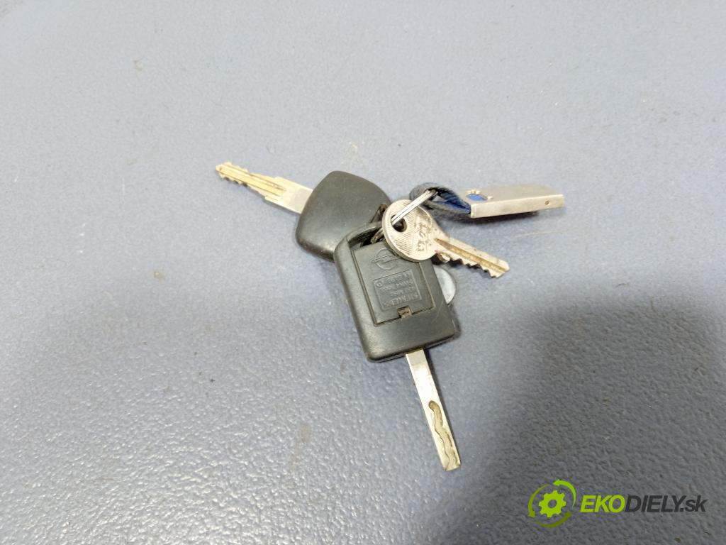 Opel Meriva 2005 řídící jednotka Motor: 12230554