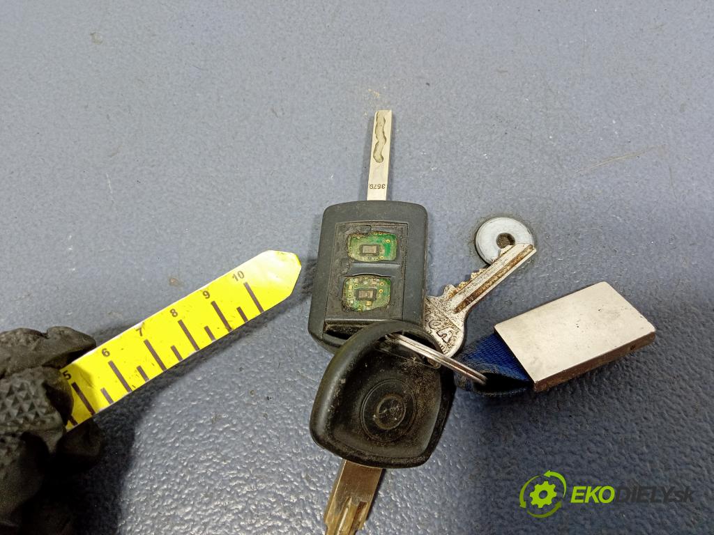 Opel Meriva 2005 řídící jednotka Motor: 12230554