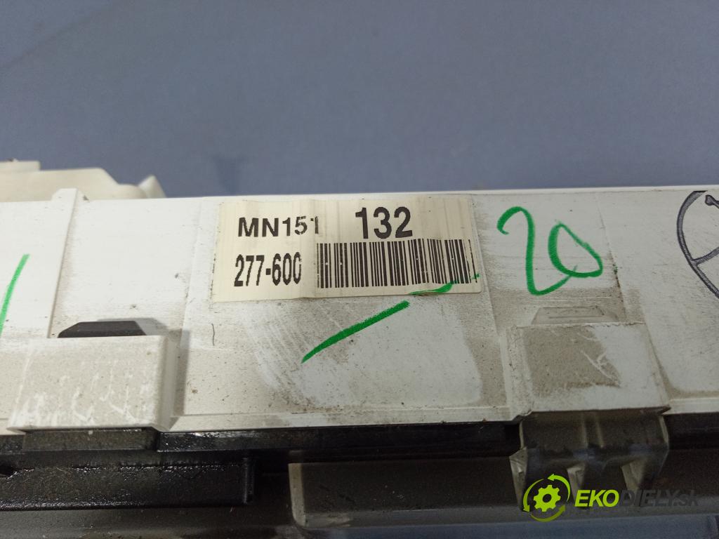 Mitsubishi Outlander 2004 prístrojovka/ budíky MN151132