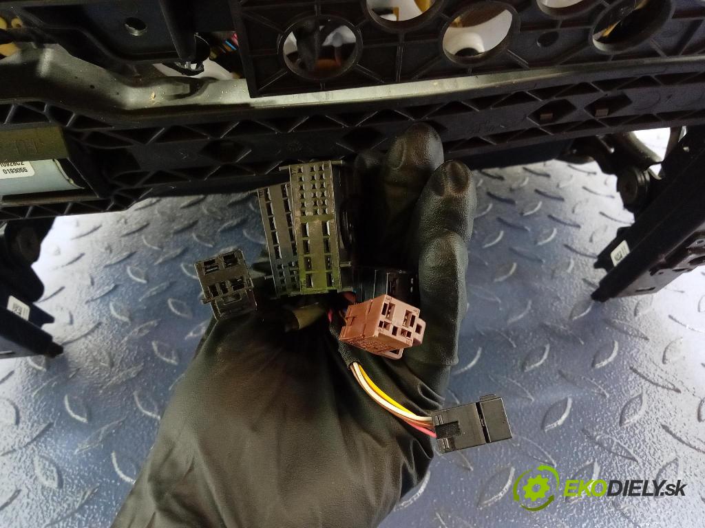 Bmw Seria 4 2021 Sedadlo spolujezdce 01