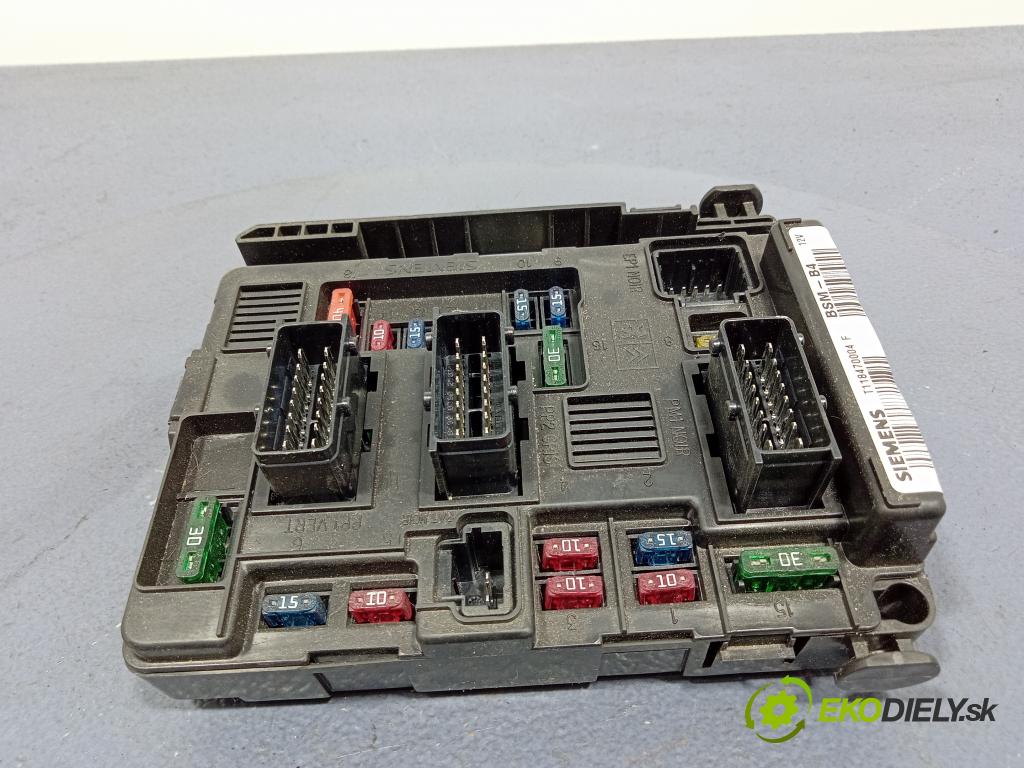 Citroen Berlingo 2003 skříňka Pojistky 9643498780