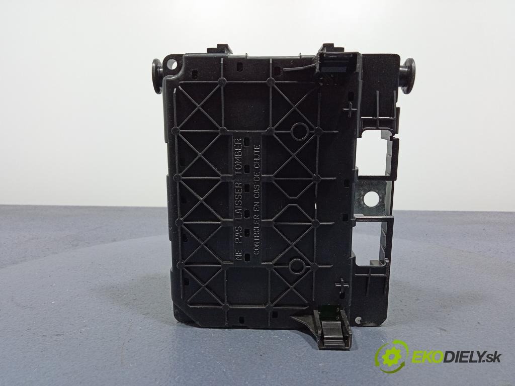 Citroen Berlingo 2003 skříňka Pojistky 9643498780