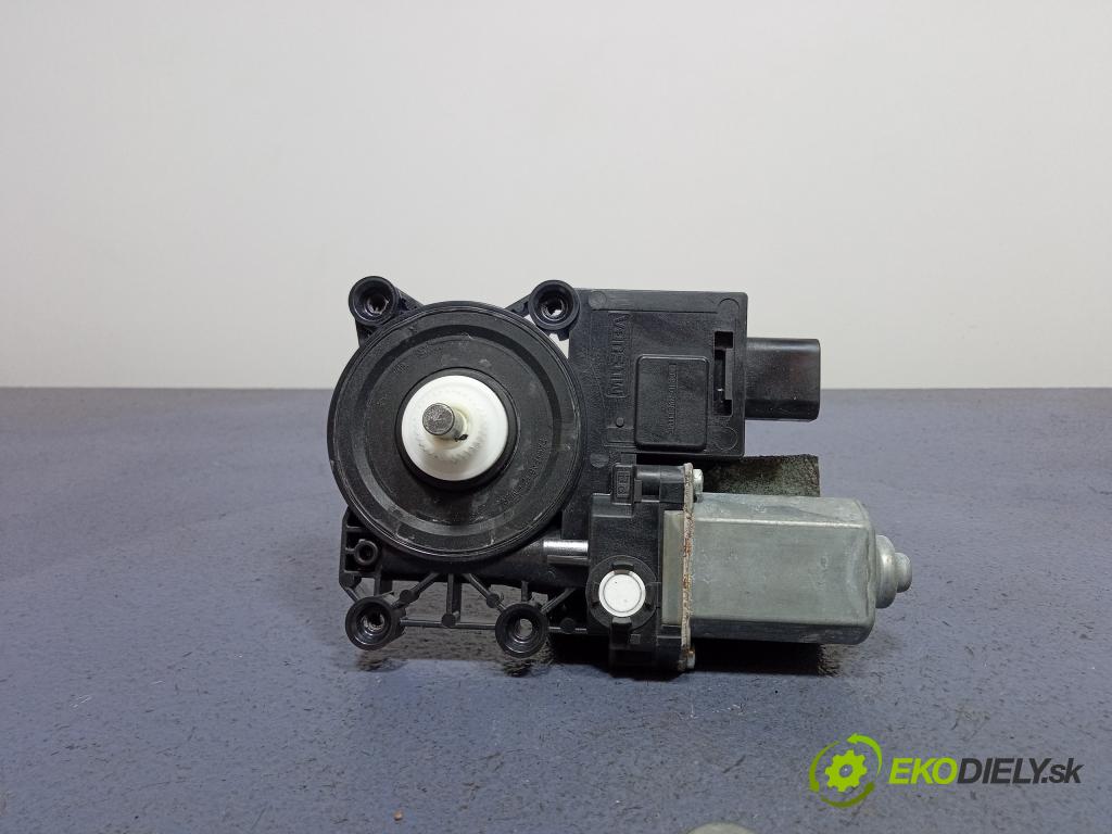 Bmw Seria 4 2021 mechanismus stahování Sklenka: před v pravo: 9854230