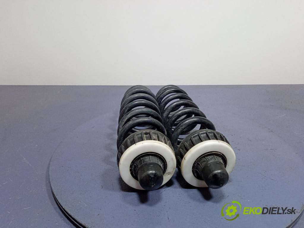 Bmw Seria 4 2021 pružina zad 01