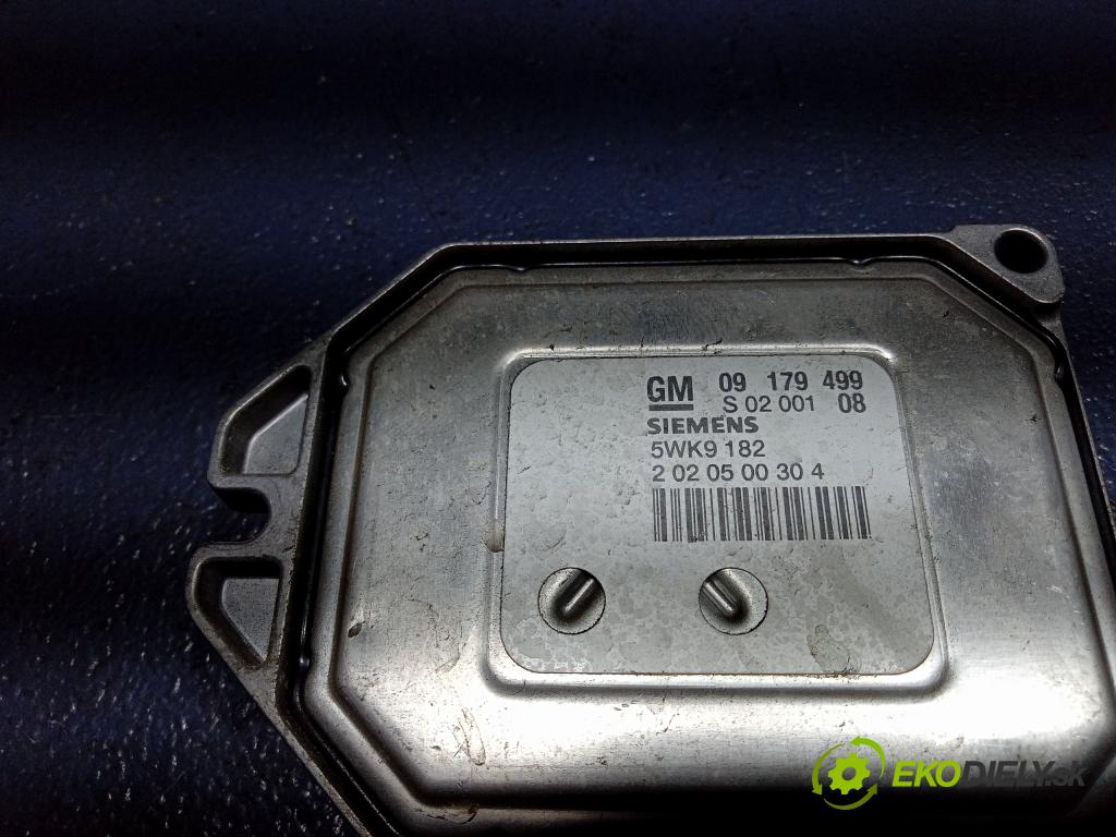 Opel Vectra 2002 řídící jednotka Motor: 09179499