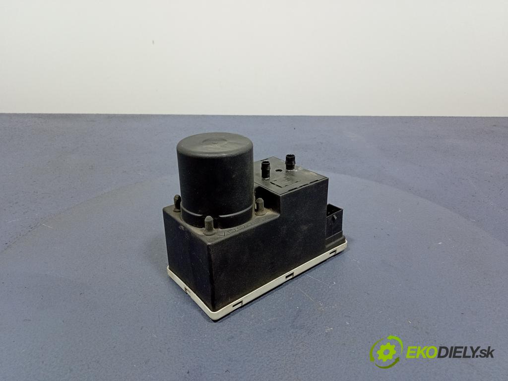 Audi A3 2002 čerpadlo Centrální Zámek 8D0862257E