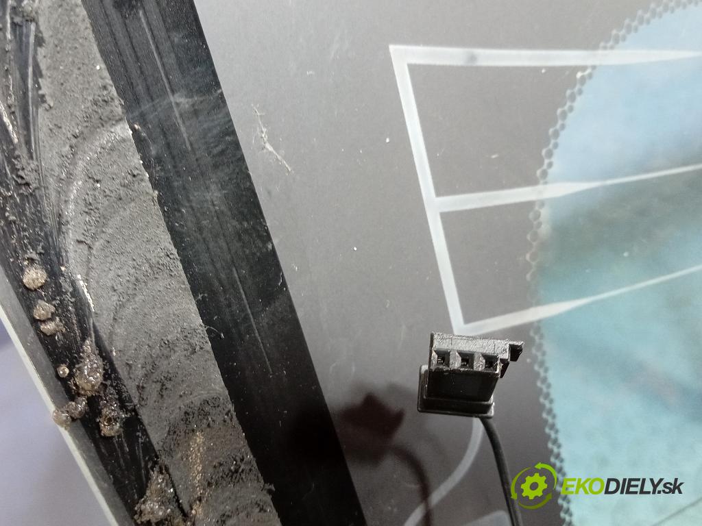 Jaguar Xf 2020 sklo zadna 01