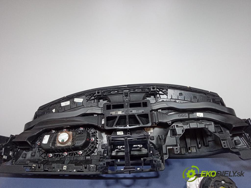 Jaguar Xf 2020 kokpit,pristrojová doska 01