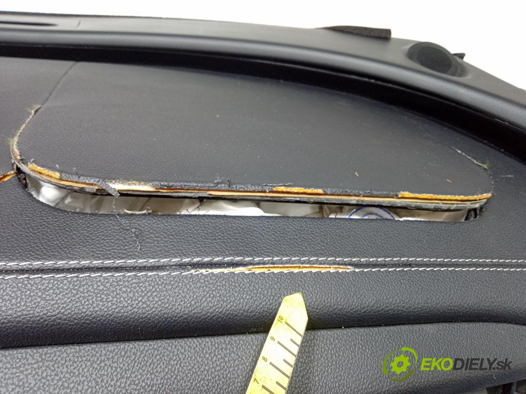 Jaguar Xf 2020 kokpit,pristrojová doska 01