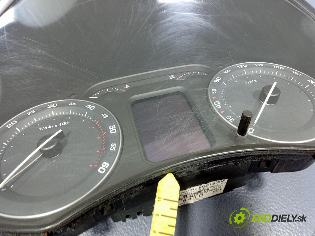 Skoda Octavia 2005 prístrojovka/ budíky 1Z0920841D