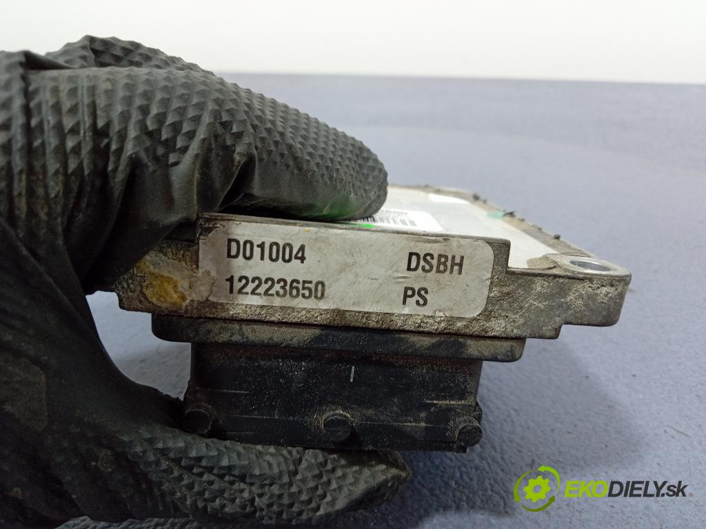 Opel Vectra 2001 řídící jednotka Motor: 12223650