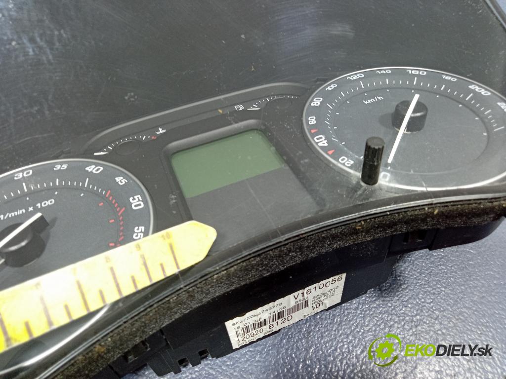 Skoda Octavia 2008 prístrojovka/ budíky 1Z0920812D