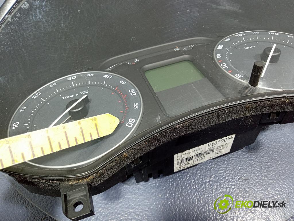 Skoda Octavia 2008 prístrojovka/ budíky 1Z0920812D