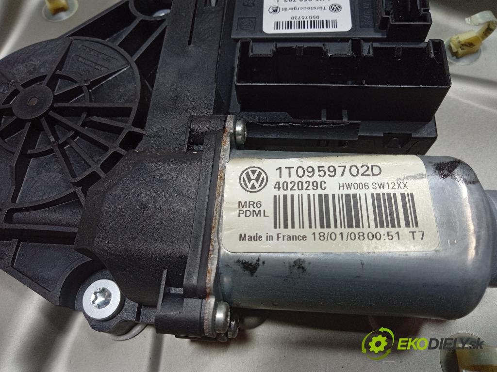Skoda Octavia 2008 mechanismus stahování Sklenka: před v pravo: 1K0959792J