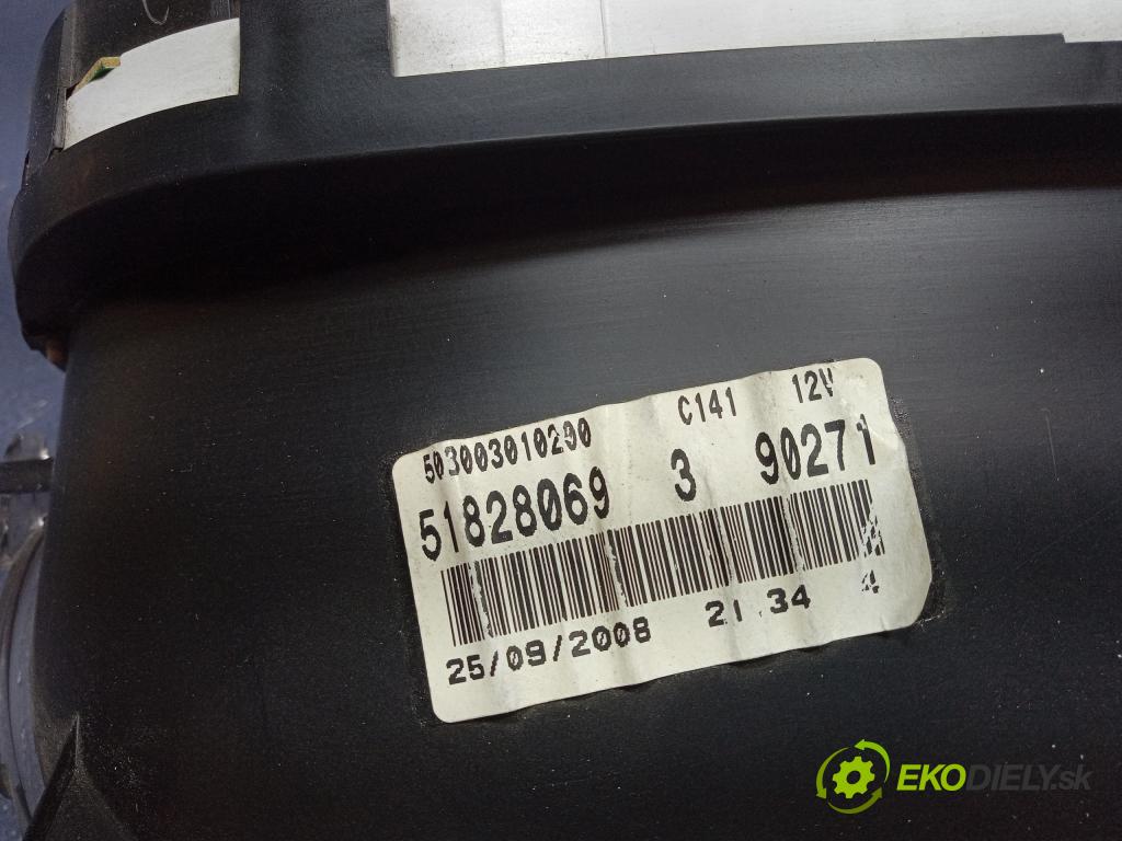 Fiat Punto 2008 prístrojovka/ budíky 51828069