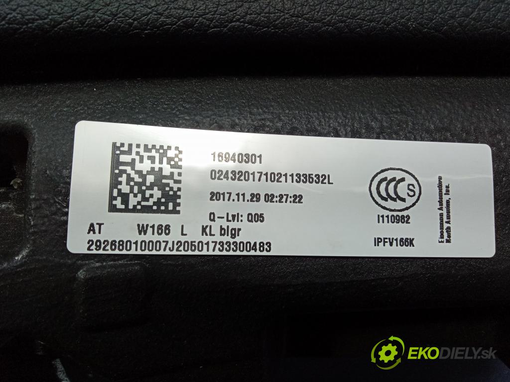 Mercedes GLS-Klasa 2017 kokpit,pristrojová doska A292680087