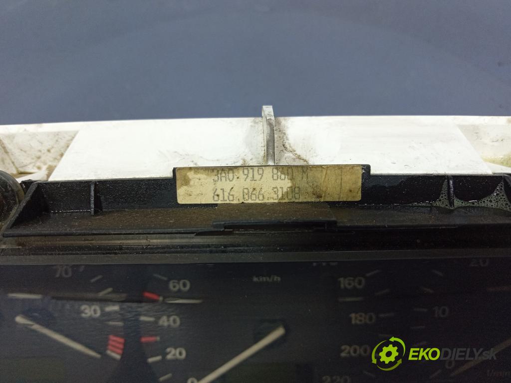 Vw Passat 1996 prístrojovka/ budíky 3A0919860