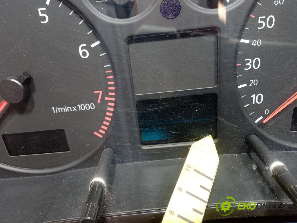 Audi A4 2001 prístrojovka/ budíky 8D0920901D