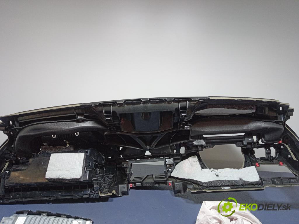 Bmw Seria 5 0 kokpit,pristrojová doska 9375427