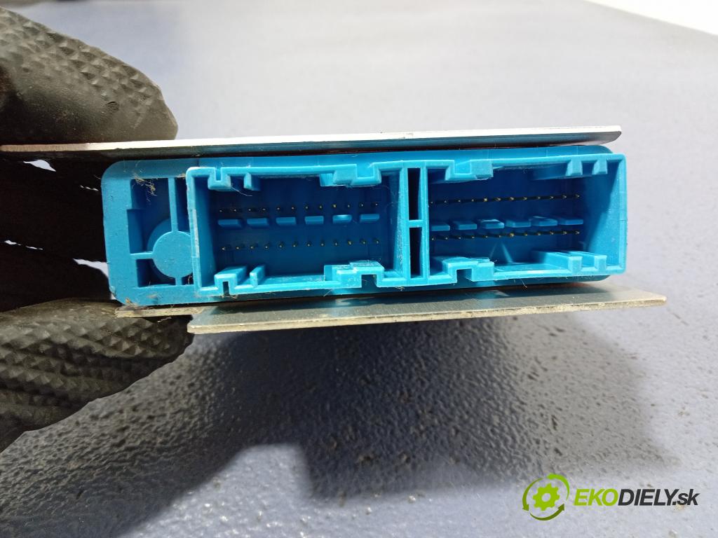 Fiat Idea 2004 kokpit,pristrojová doska 735361781