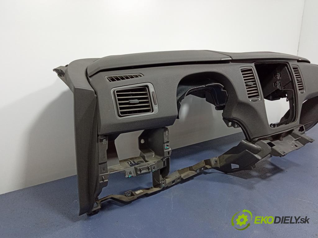Fiat Idea 2004 kokpit,pristrojová doska 735361781