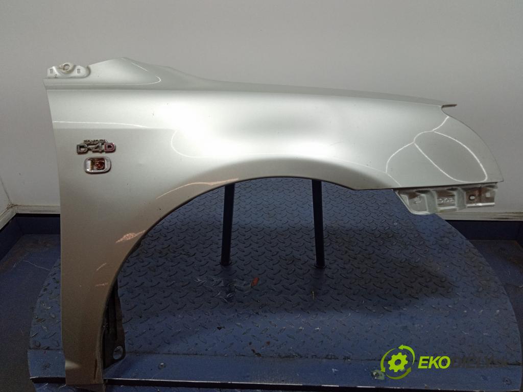 Toyota Avensis 2004 blatnik před v pravo: 01