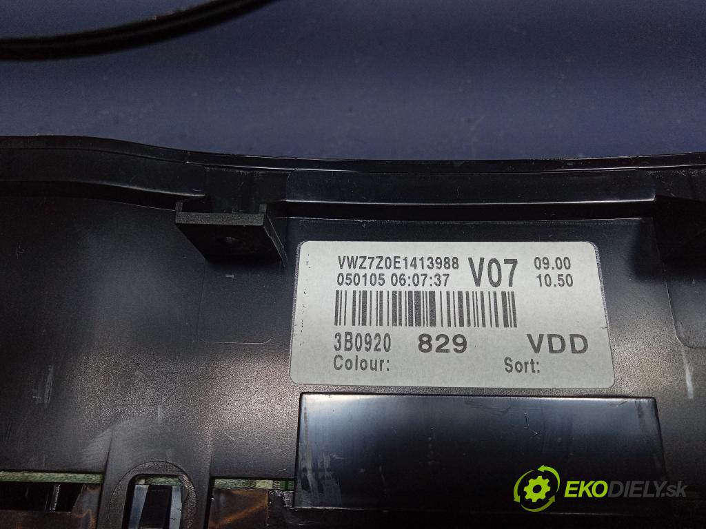 Volkswagen Passat 2005 prístrojovka/ budíky 3B0920829