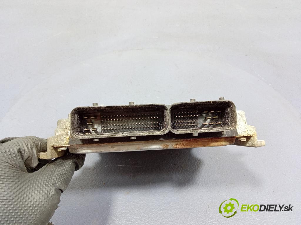 Renault Espace 2007 řídící jednotka Motor: 8200646029