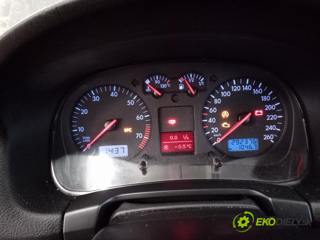 Vw Golf 2002 prístrojovka/ budíky 1J0920826A