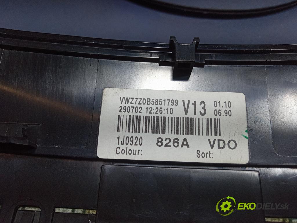 Vw Golf 2002 prístrojovka/ budíky 1J0920826A
