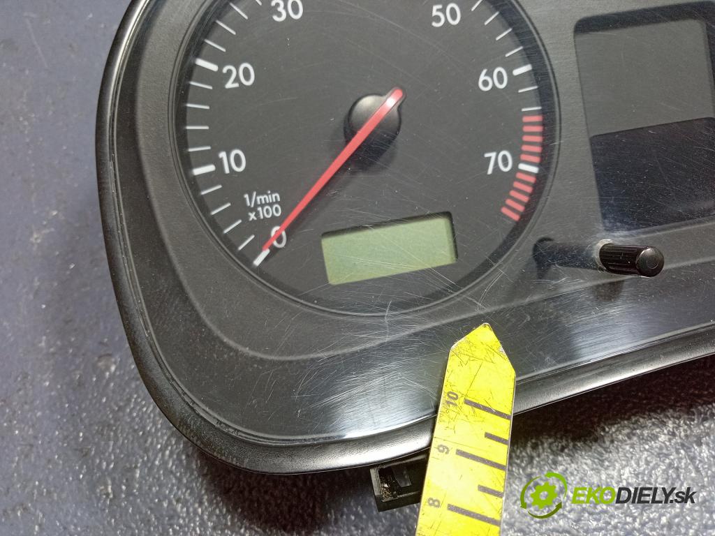 Vw Golf 2002 prístrojovka/ budíky 1J0920826A