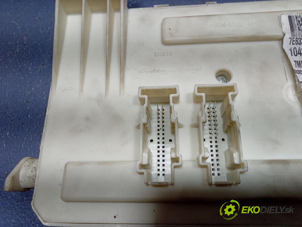 Ford C-max 2007 skříňka Pojistky 7M5T14A073FB
