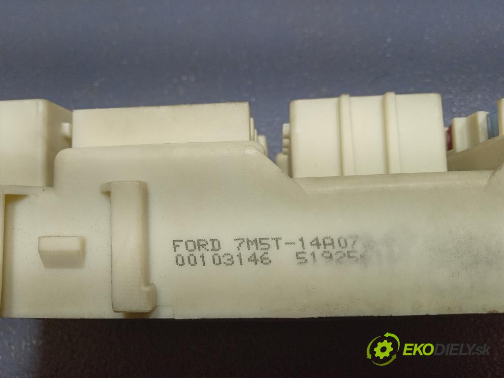 Ford C-max 2007 skříňka Pojistky 7M5T14A073FB