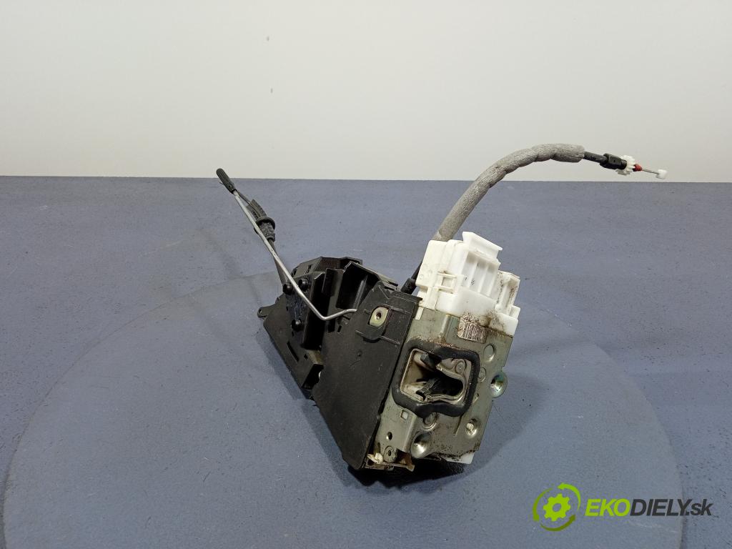 Mercedes A-klasa 2005 zámek dveře před v pravo: 1697202835