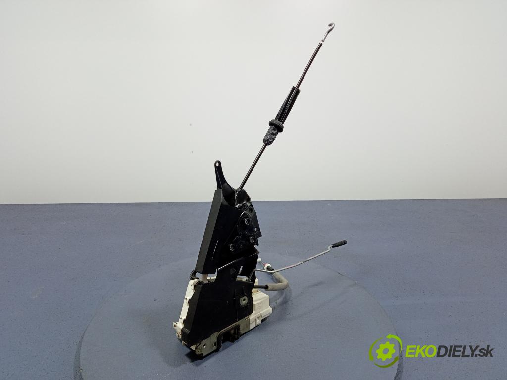 Mercedes A-klasa 2005 zámek dveře před v pravo: 1697202835
