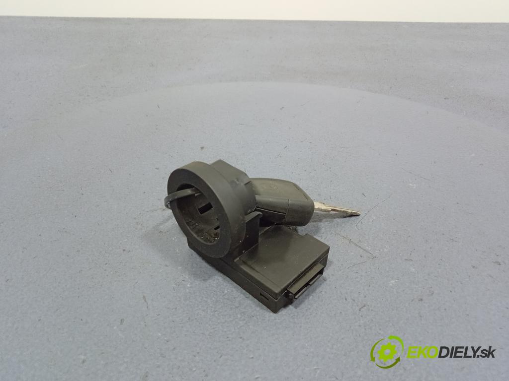 Opel Astra 1998 řídící jednotka Motor: 16228919