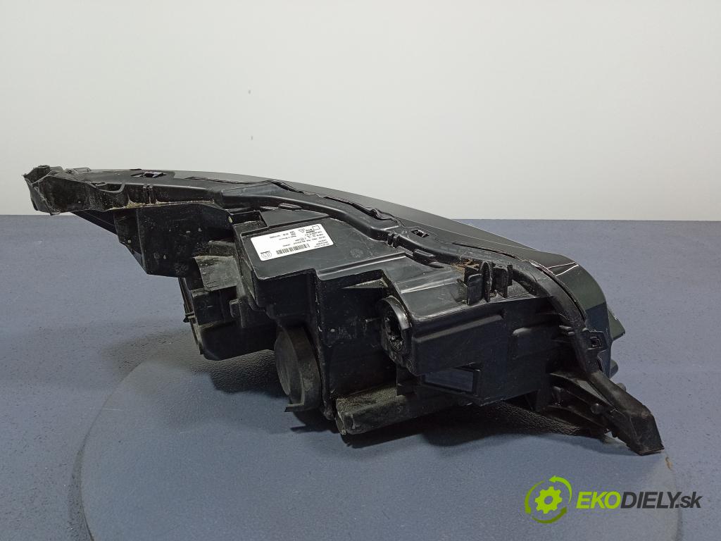 Peugeot 208 0 Reflektor: Vľavo: 9855524680