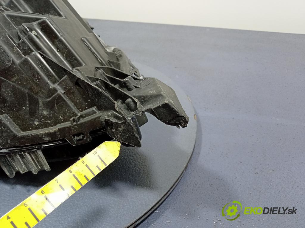 Peugeot 208 0 Reflektor: Vľavo: 9855524680