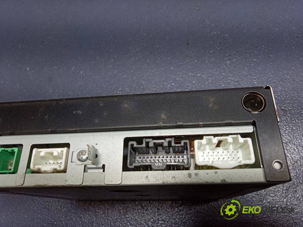 Mazda 5 2005 Radio I Navigácia: CC33668FXB