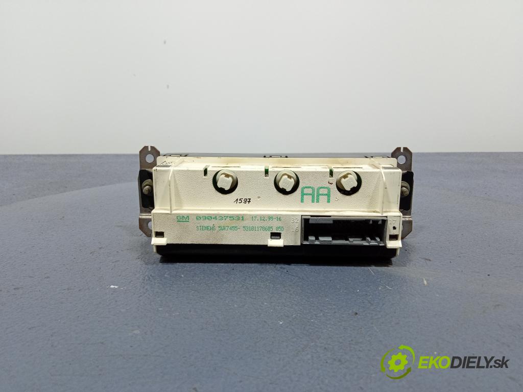 Opel Frontera 2000 displej Radio / GPS 090437531