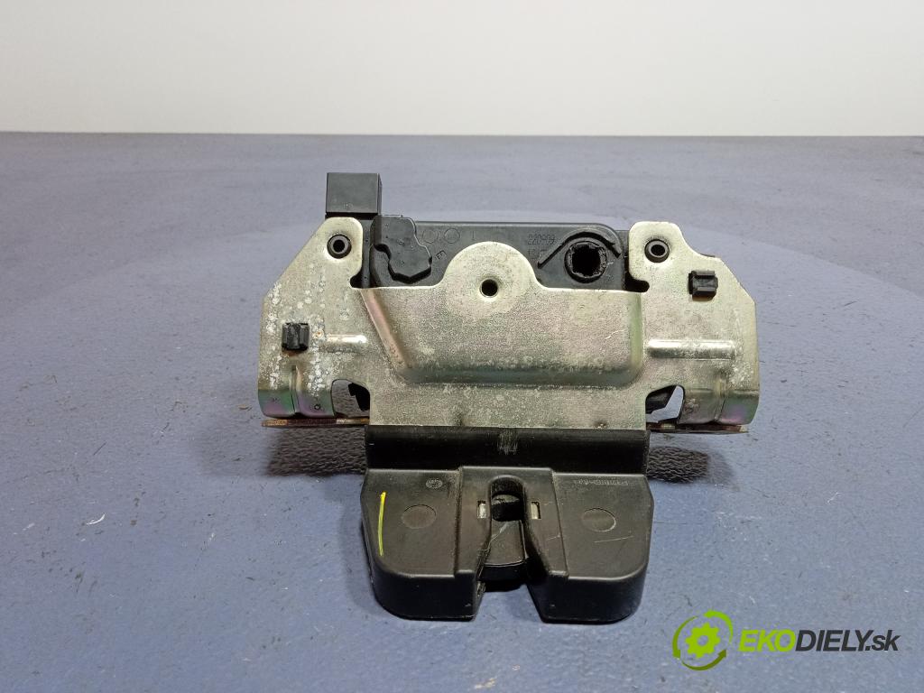 Opel Astra 2009 zámek Klapky: kufr 13117285