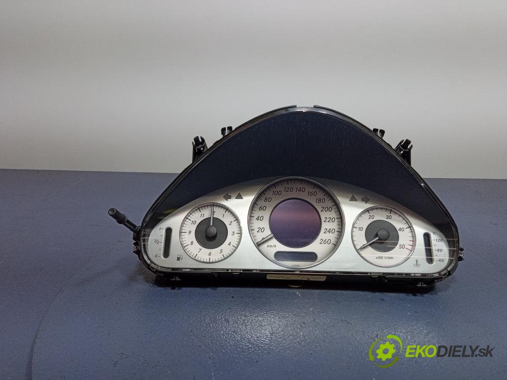 Mercedes E-klasa 2004 Přístrojová deska A2115405711