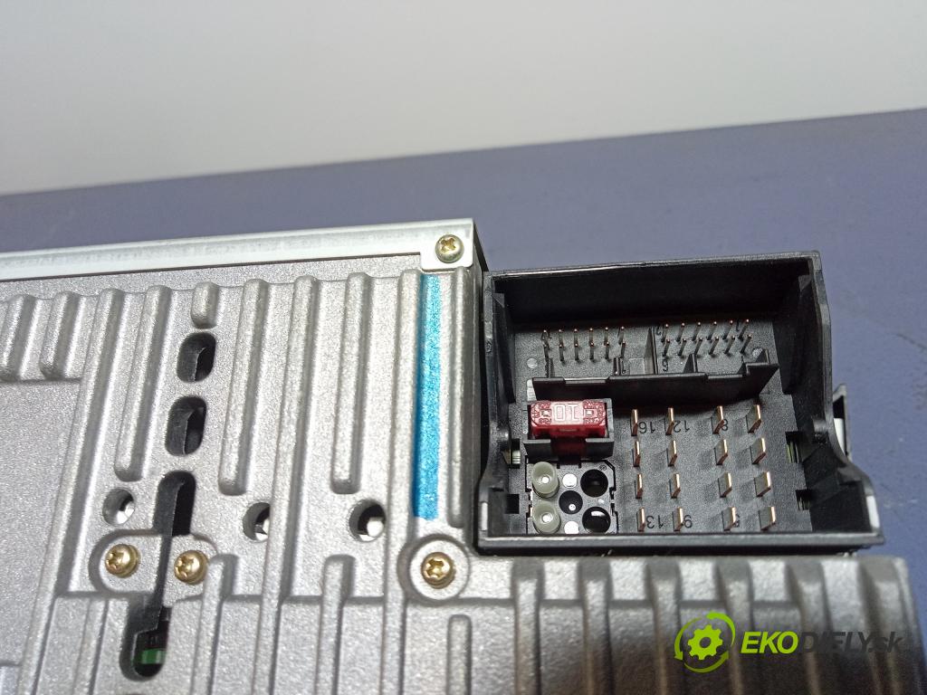 Mercedes E-klasa 2004 Radio I Navigácia: A2118209889